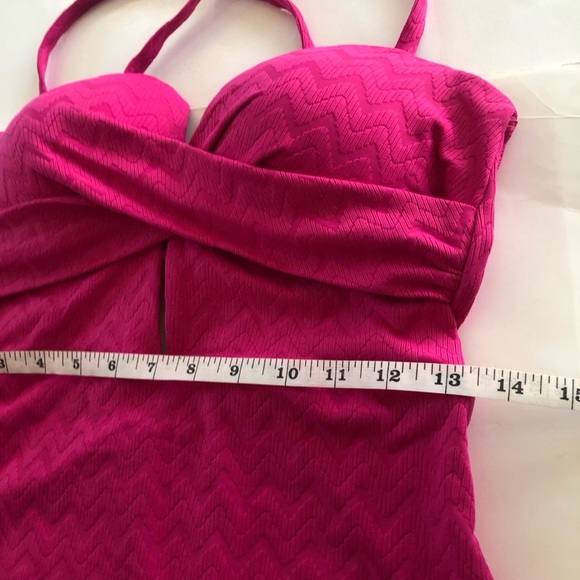 Cupshe Textured Wrapped Crossback Cut Out Molded Cups One Piece Swimsuit Size M - Picture 9 of 14